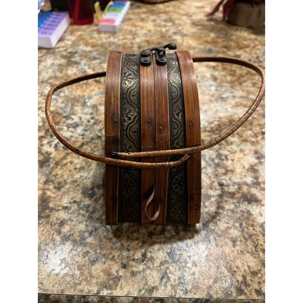 Vintage 1940's, WW2, Wood, Rattan, and Willow Carved Box Purse‎